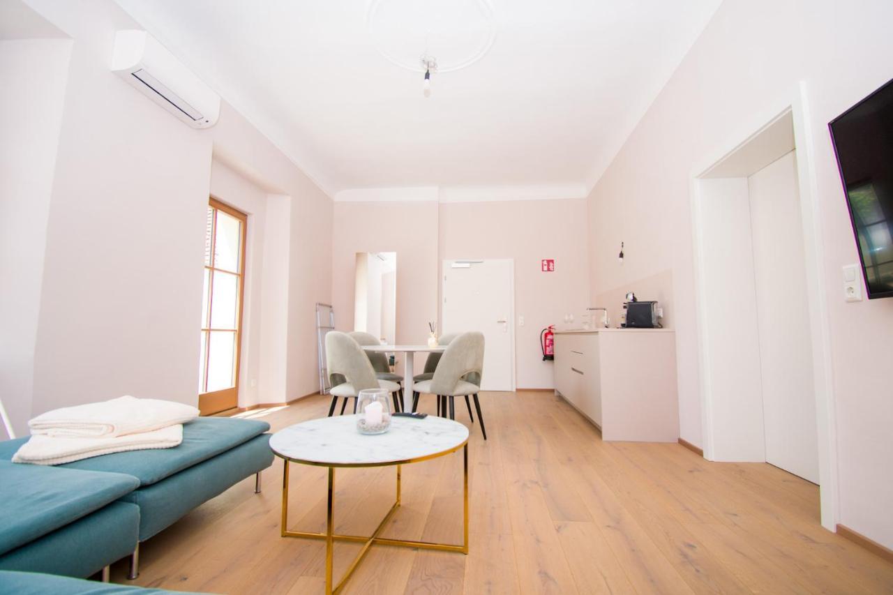 Das Torhaus Feldbach  Ngoại thất bức ảnh