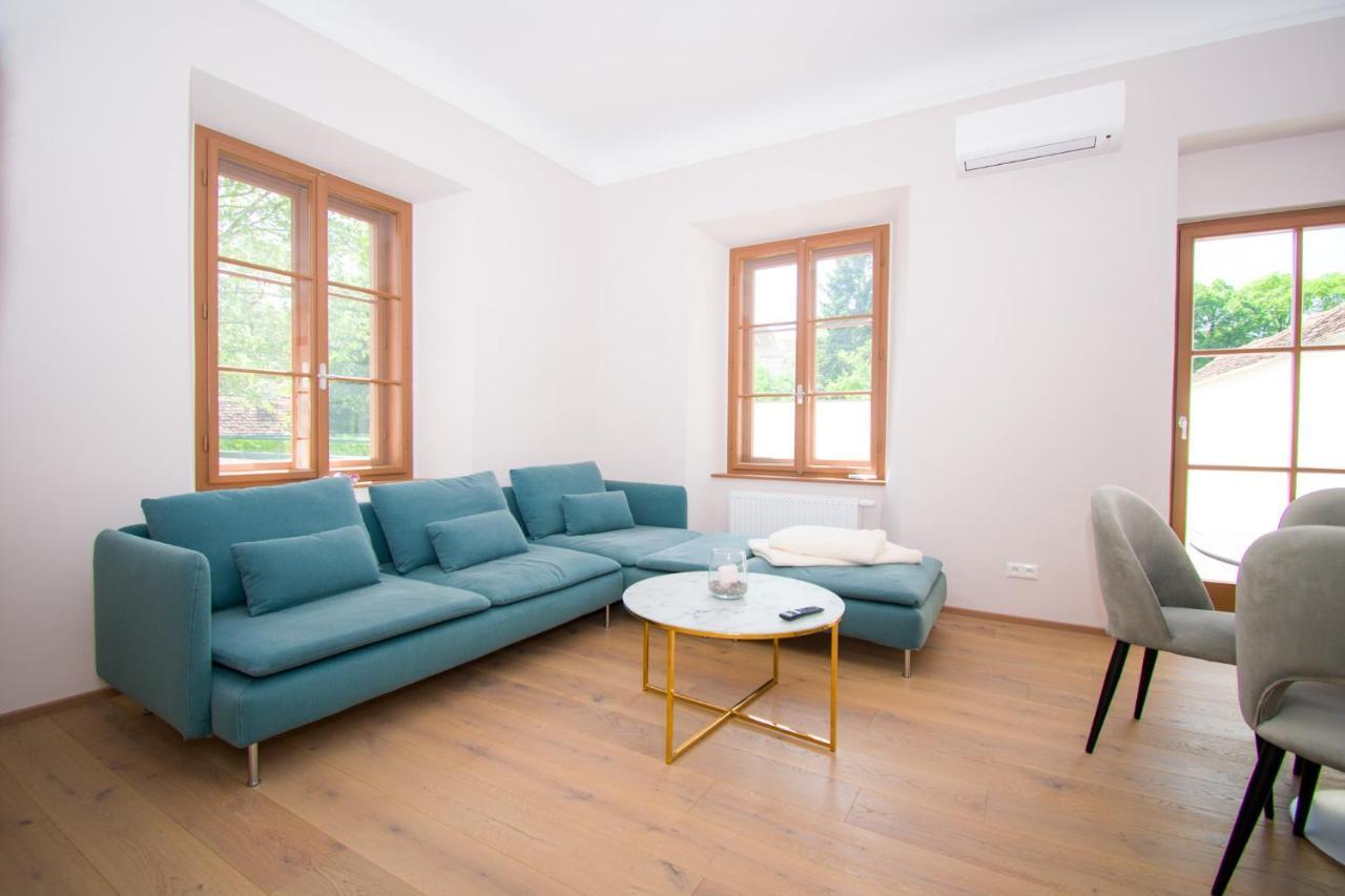 Das Torhaus Feldbach  Ngoại thất bức ảnh